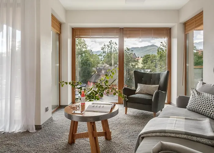 לינה וארוחת בוקר Nova זקופאנה